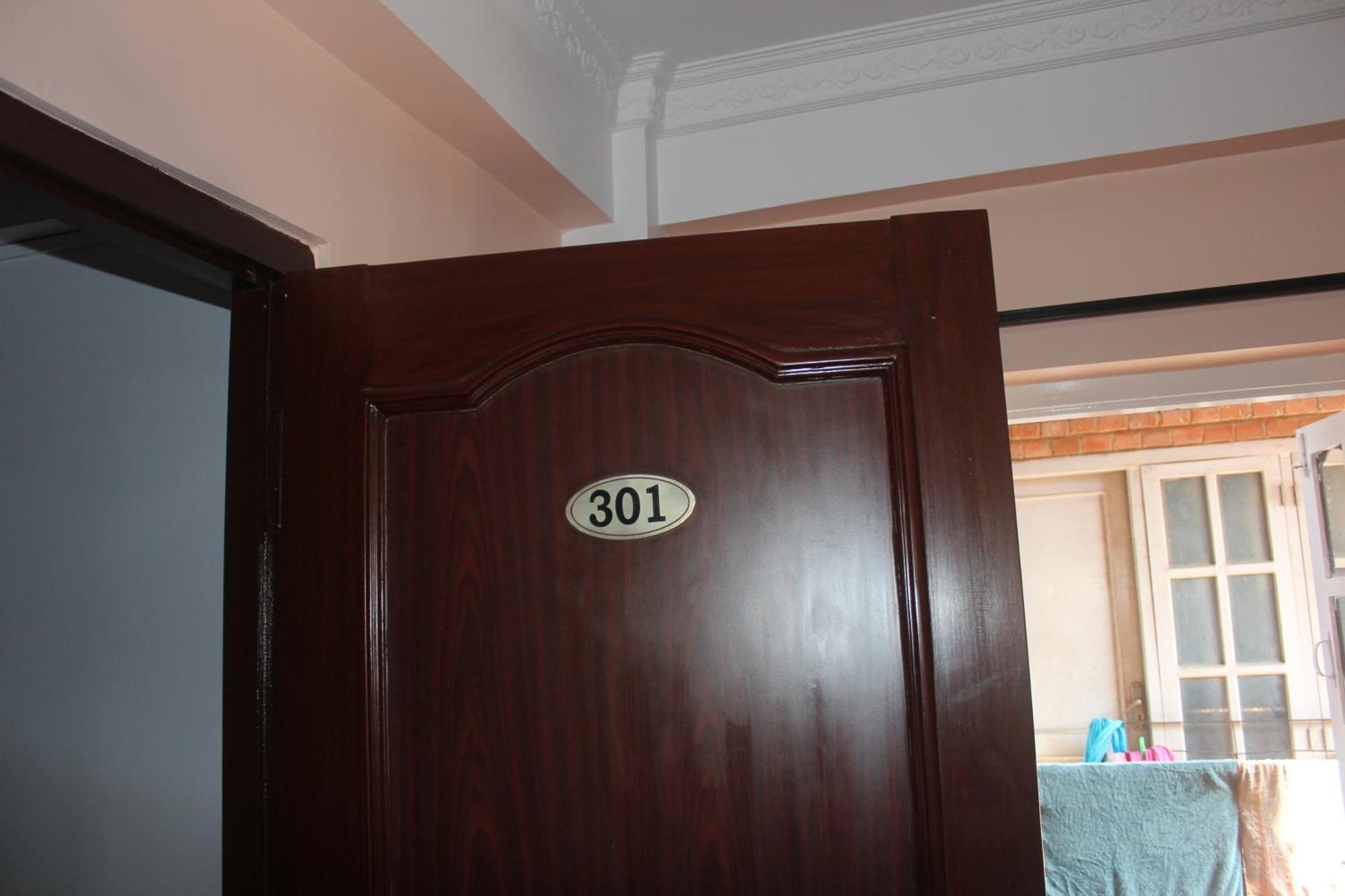 Hotel Happy Home Or Mudkhu Durbar Kathmandu Bagian luar foto