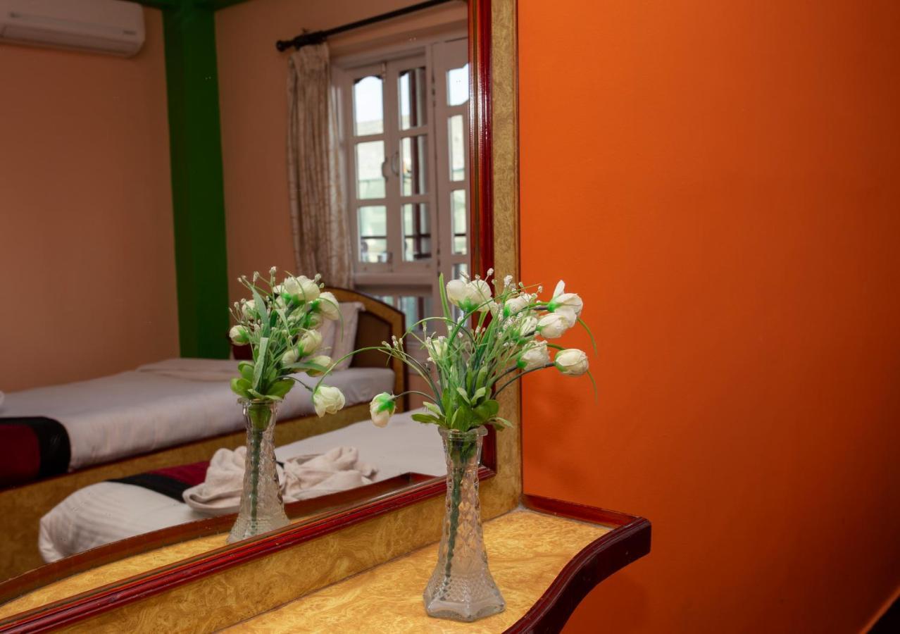 Hotel Happy Home Or Mudkhu Durbar Kathmandu Bagian luar foto